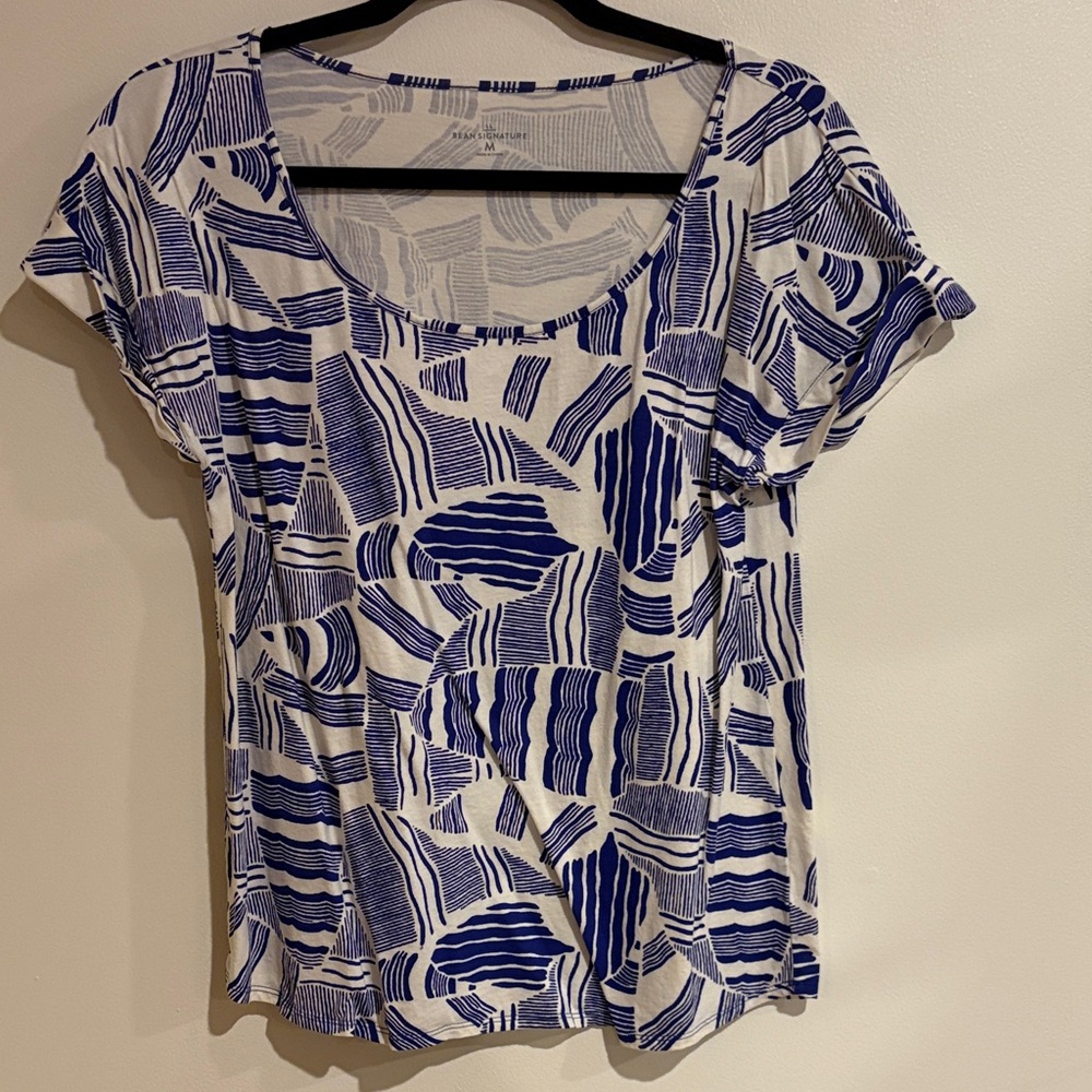 L.L. Bean Abstract Blue and White Short Sleeve Tee